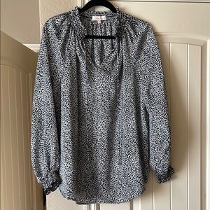 Chic Black and White Patterned Blouse